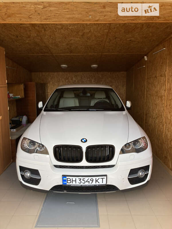 Внедорожник / Кроссовер BMW X6 2010 в 