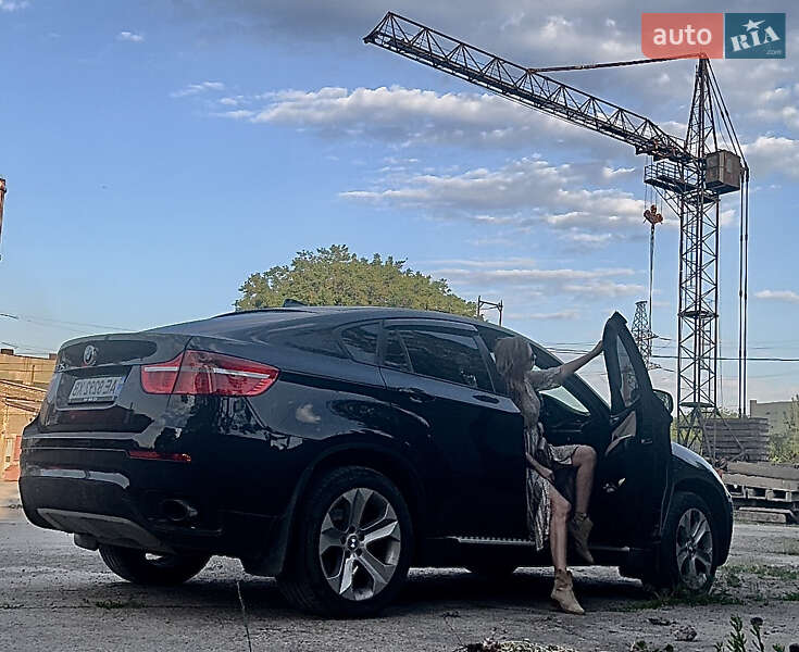 Внедорожник / Кроссовер BMW X6 2011 в Запорожье