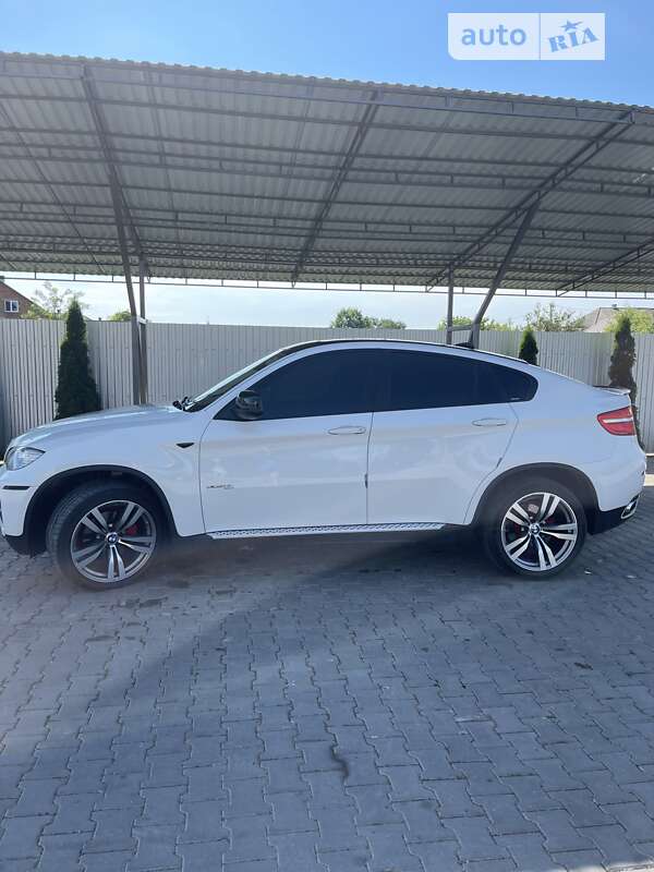 Позашляховик / Кросовер BMW X6 2013 в Чернівцях