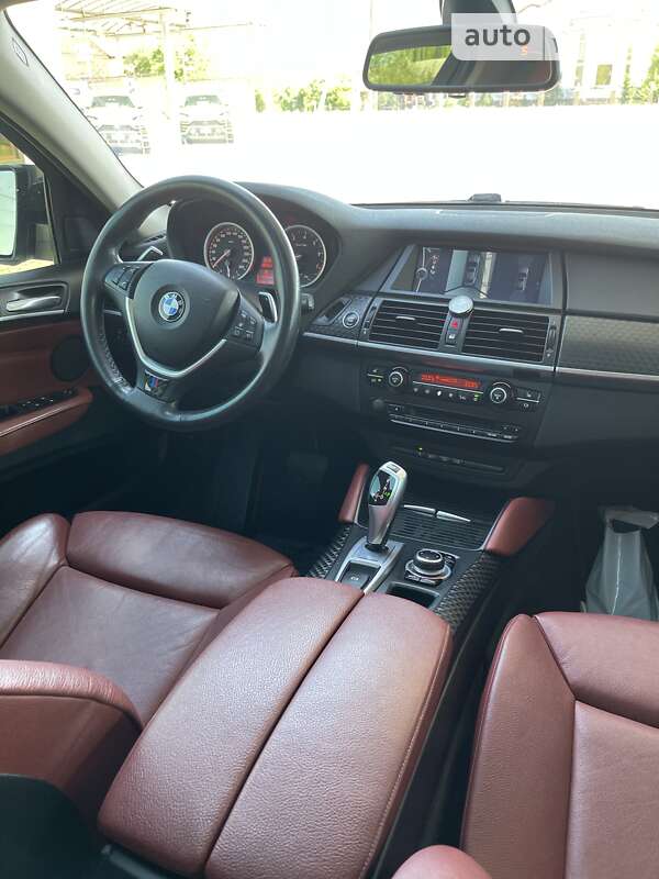 Позашляховик / Кросовер BMW X6 2013 в Чернівцях