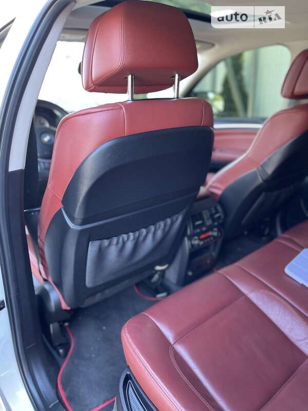 Позашляховик / Кросовер BMW X6 2013 в Чернівцях