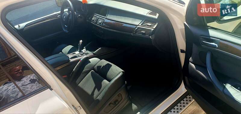 Внедорожник / Кроссовер BMW X6 2014 в Черновцах