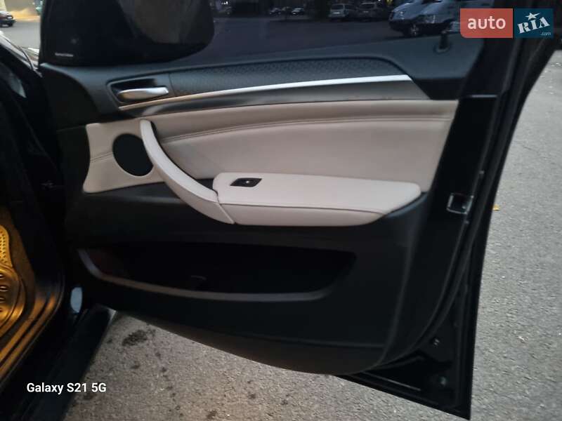 Внедорожник / Кроссовер BMW X6 2011 в Ровно