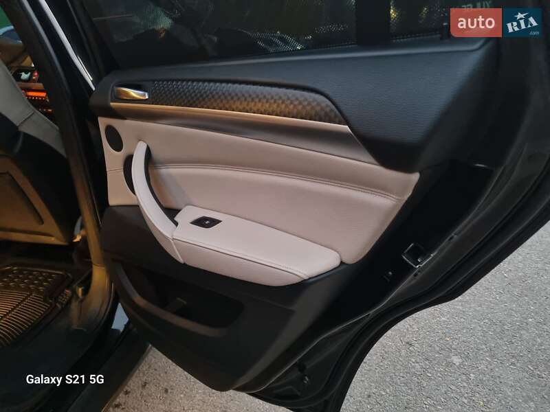 Внедорожник / Кроссовер BMW X6 2011 в Ровно
