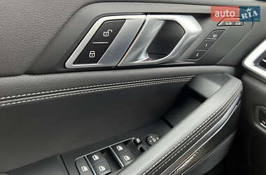 Позашляховик / Кросовер BMW X6 2022 в 