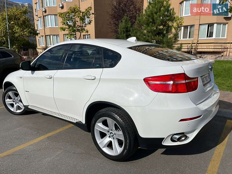 Позашляховик / Кросовер BMW X6 2010 в 