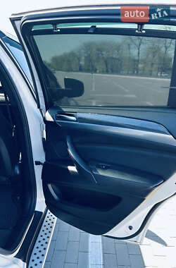 Позашляховик / Кросовер BMW X6 2011 в 