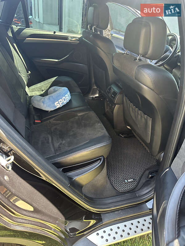 Внедорожник / Кроссовер BMW X6 2012 в Черновцах