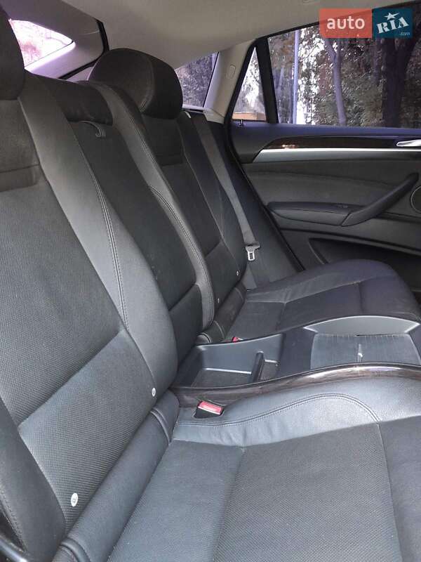 Внедорожник / Кроссовер BMW X6 2011 в Запорожье