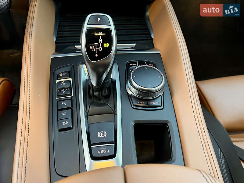 Внедорожник / Кроссовер BMW X6 2016 в Киеве