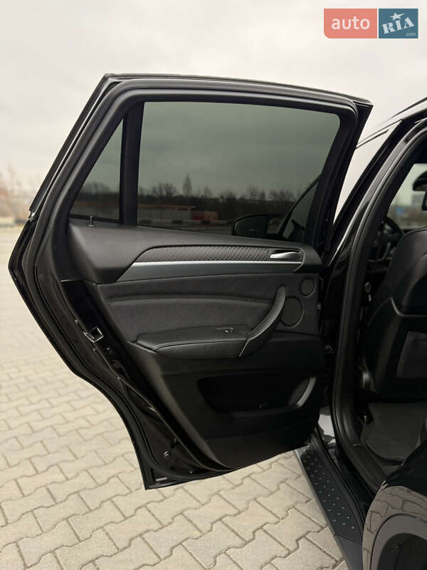 Внедорожник / Кроссовер BMW X6 2011 в Черновцах