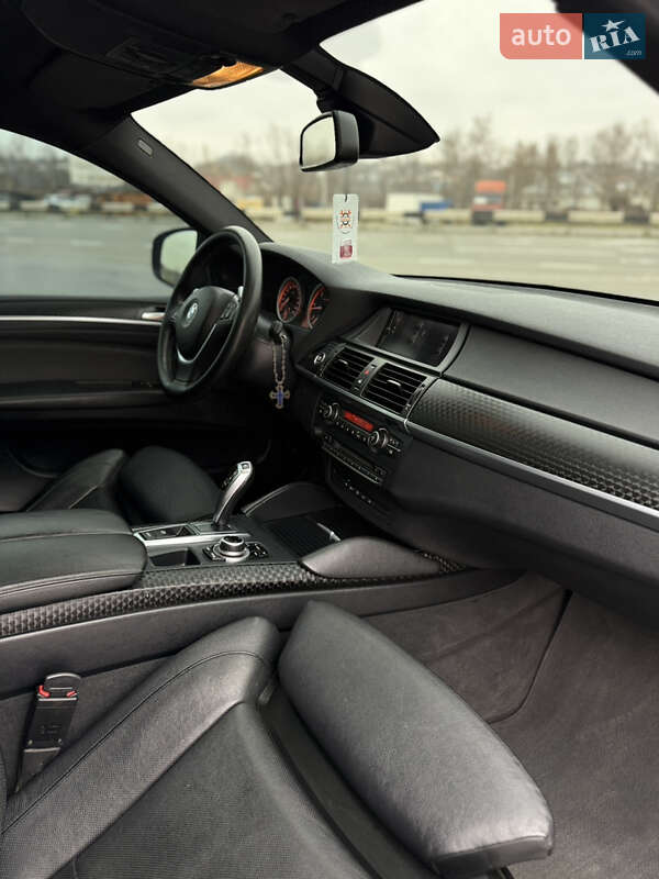 Внедорожник / Кроссовер BMW X6 2011 в Черновцах