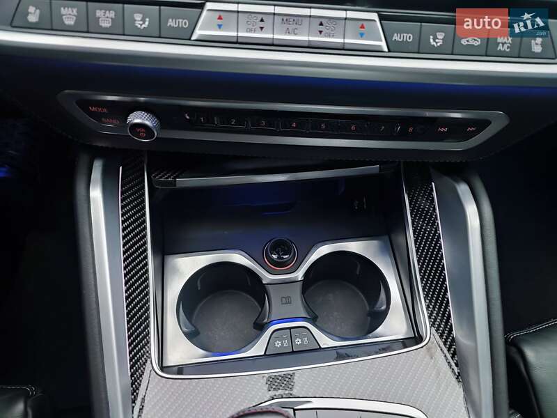 Внедорожник / Кроссовер BMW X6 2021 в Киеве