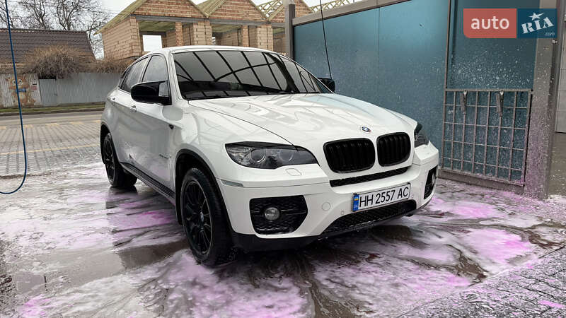 Внедорожник / Кроссовер BMW X6 2012 в Одессе