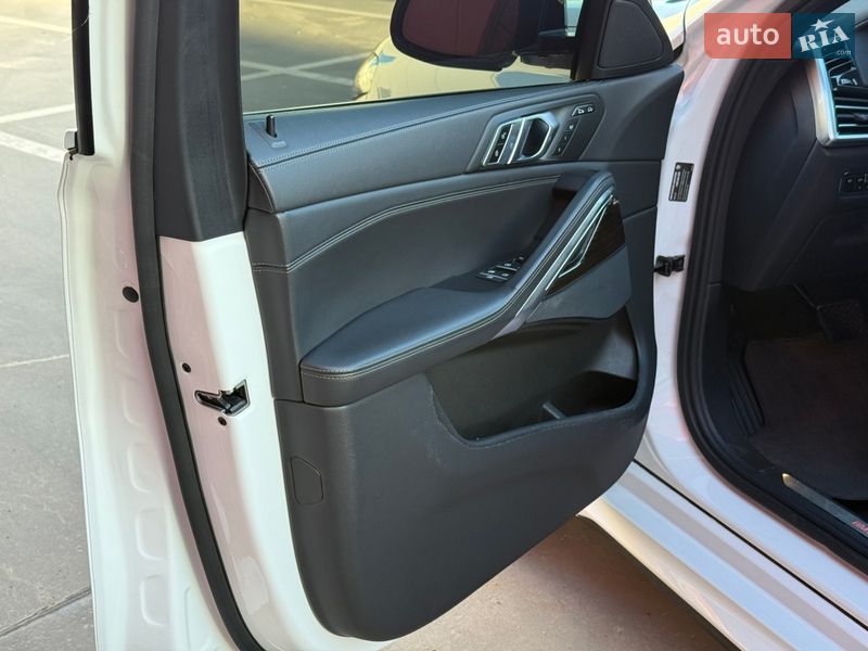 Внедорожник / Кроссовер BMW X6 2020 в Киеве