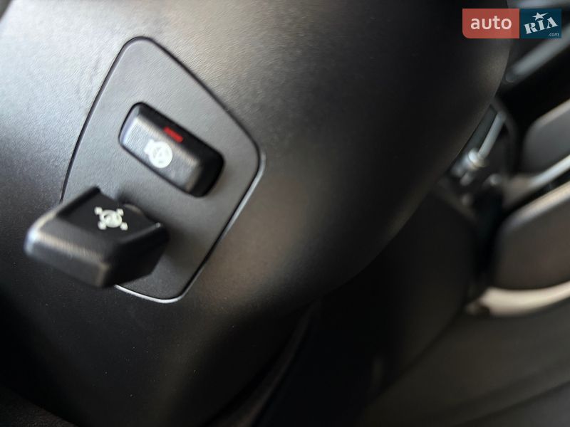 Позашляховик / Кросовер BMW X6 2015 в Києві фото 40 Позашляховик / Кросовер BMW X6 2015 в Києві