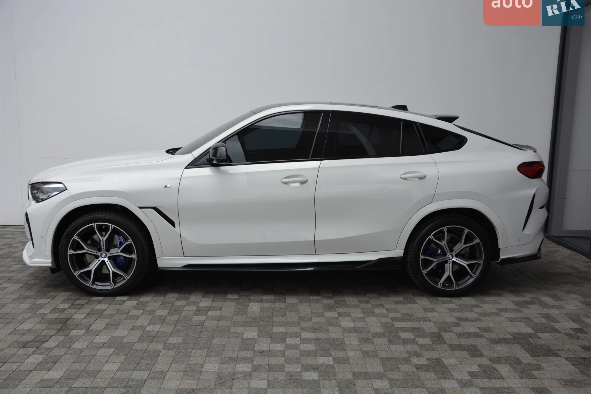 2022 BMW X6 - фото 1