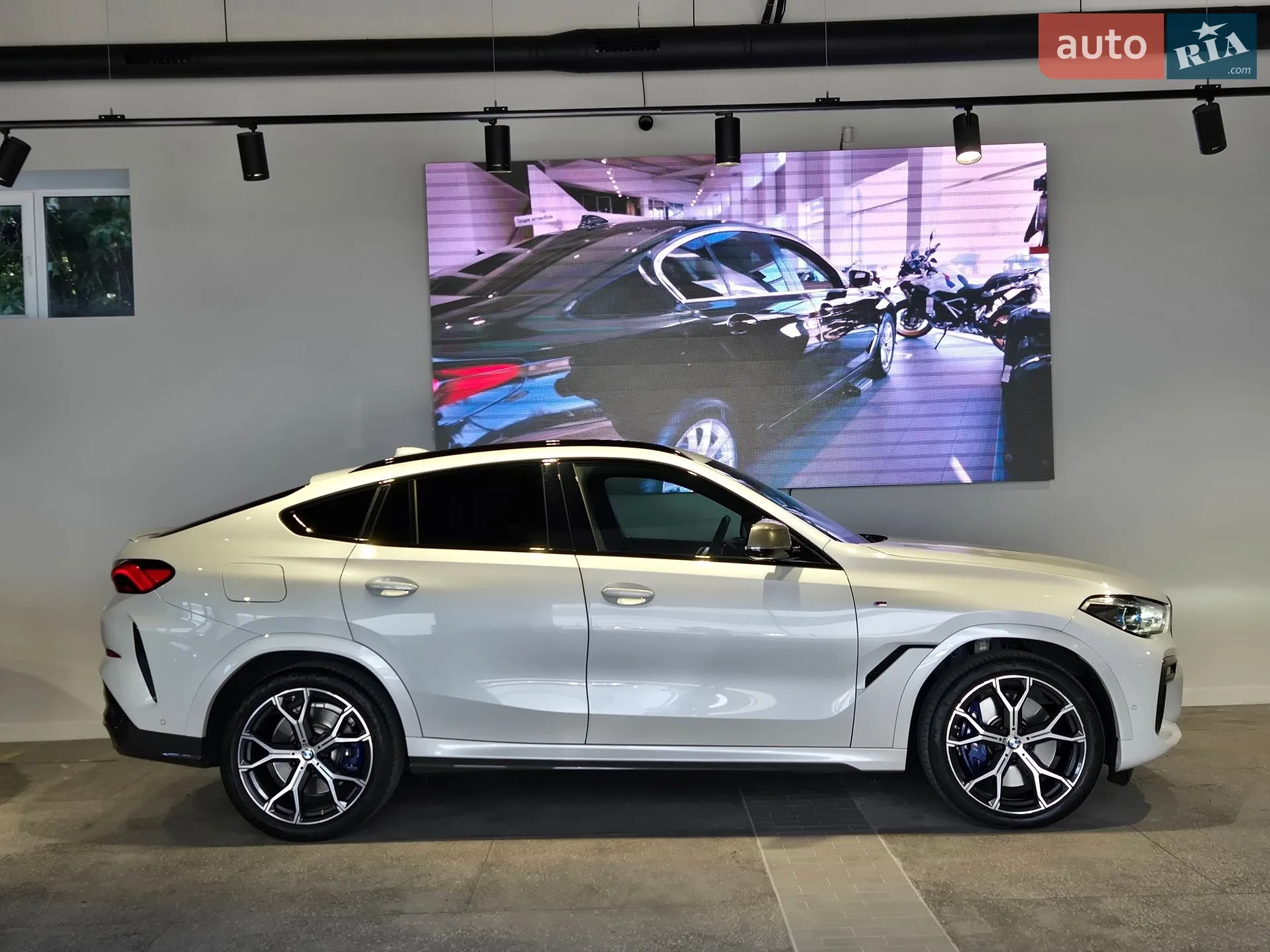 2020 BMW X6 - мініатюра 2