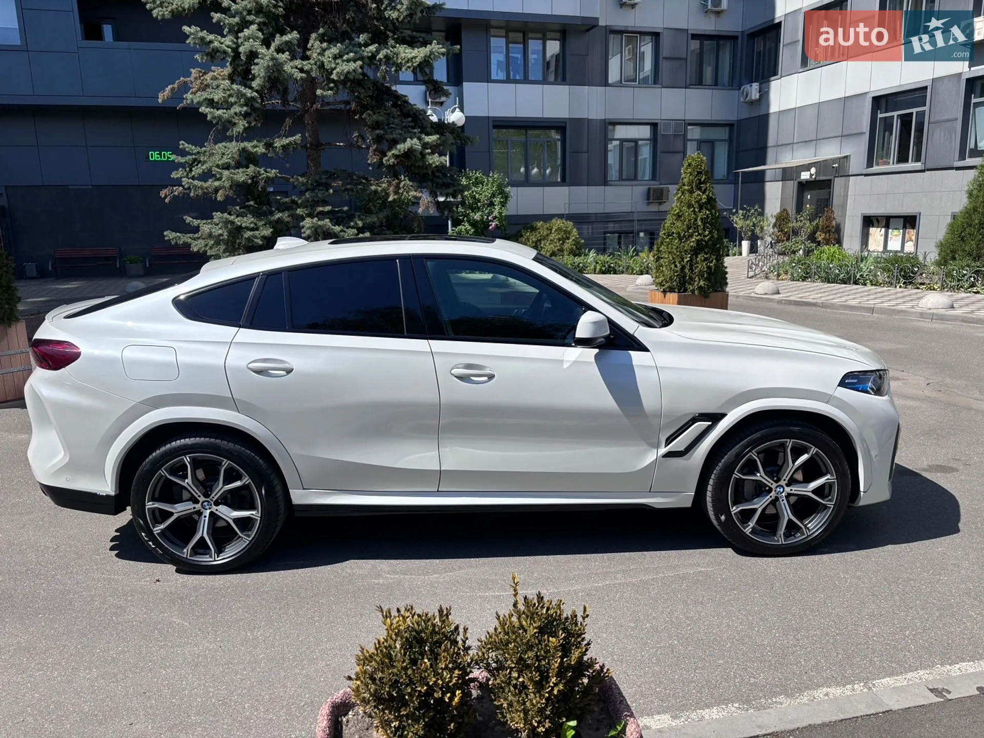 2021 BMW X6 - мініатюра 26