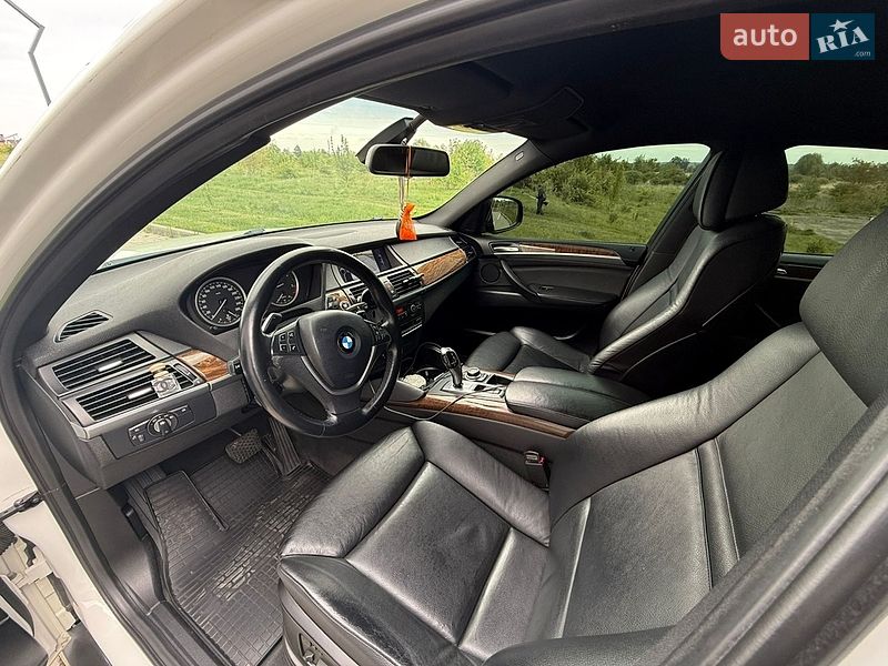 Внедорожник / Кроссовер BMW X6 2011 в Ровно