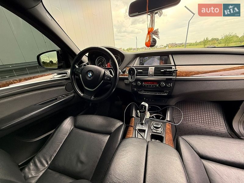 Внедорожник / Кроссовер BMW X6 2011 в Ровно