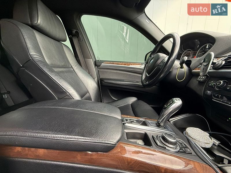 Внедорожник / Кроссовер BMW X6 2011 в Ровно
