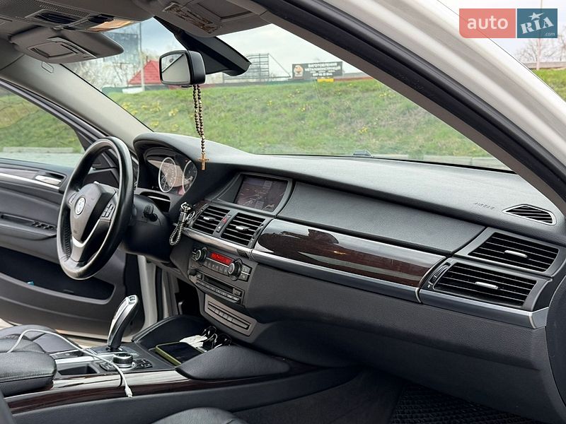 Внедорожник / Кроссовер BMW X6 2012 в Стрые