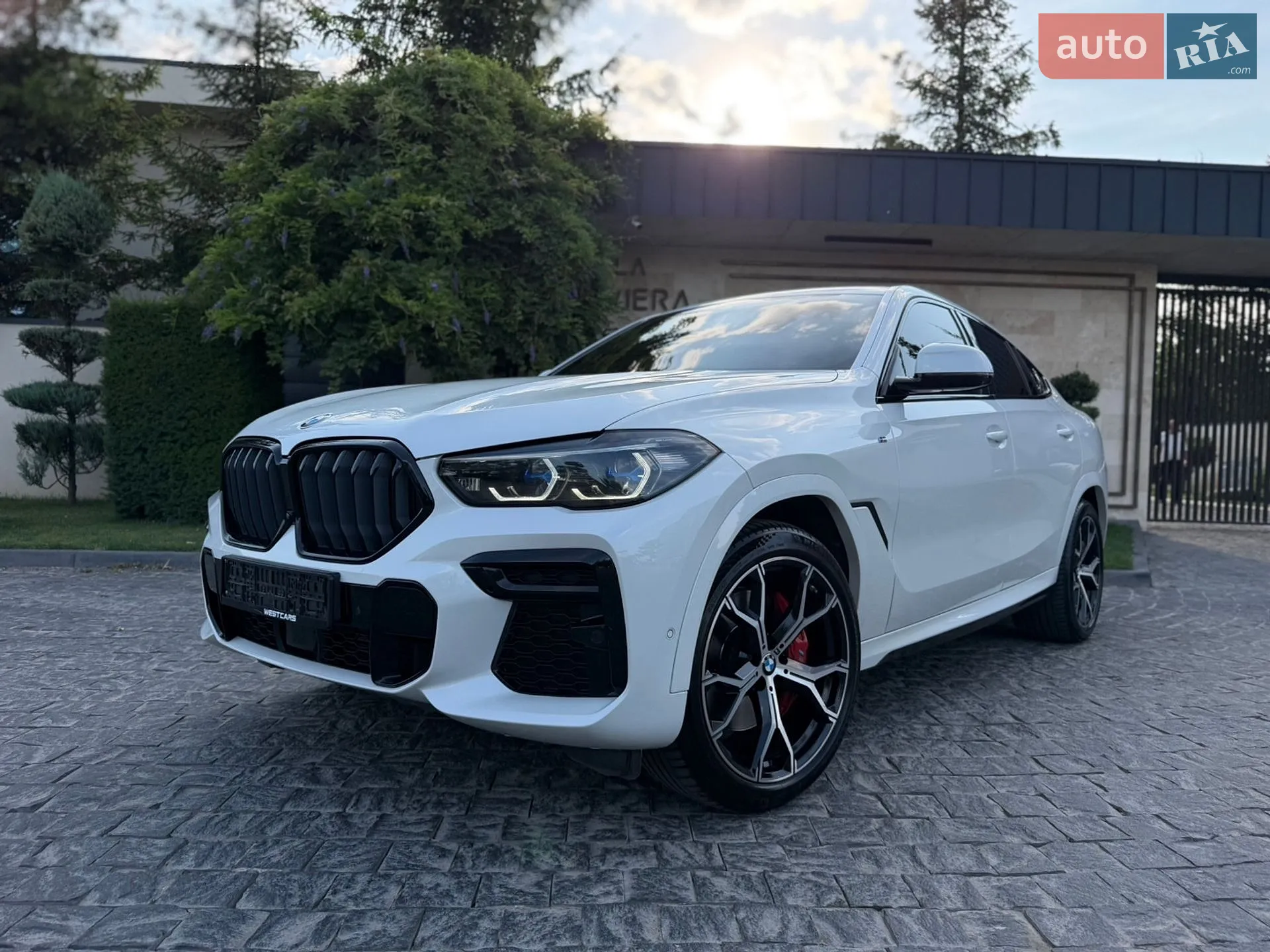 2022 BMW X6 - фото 1