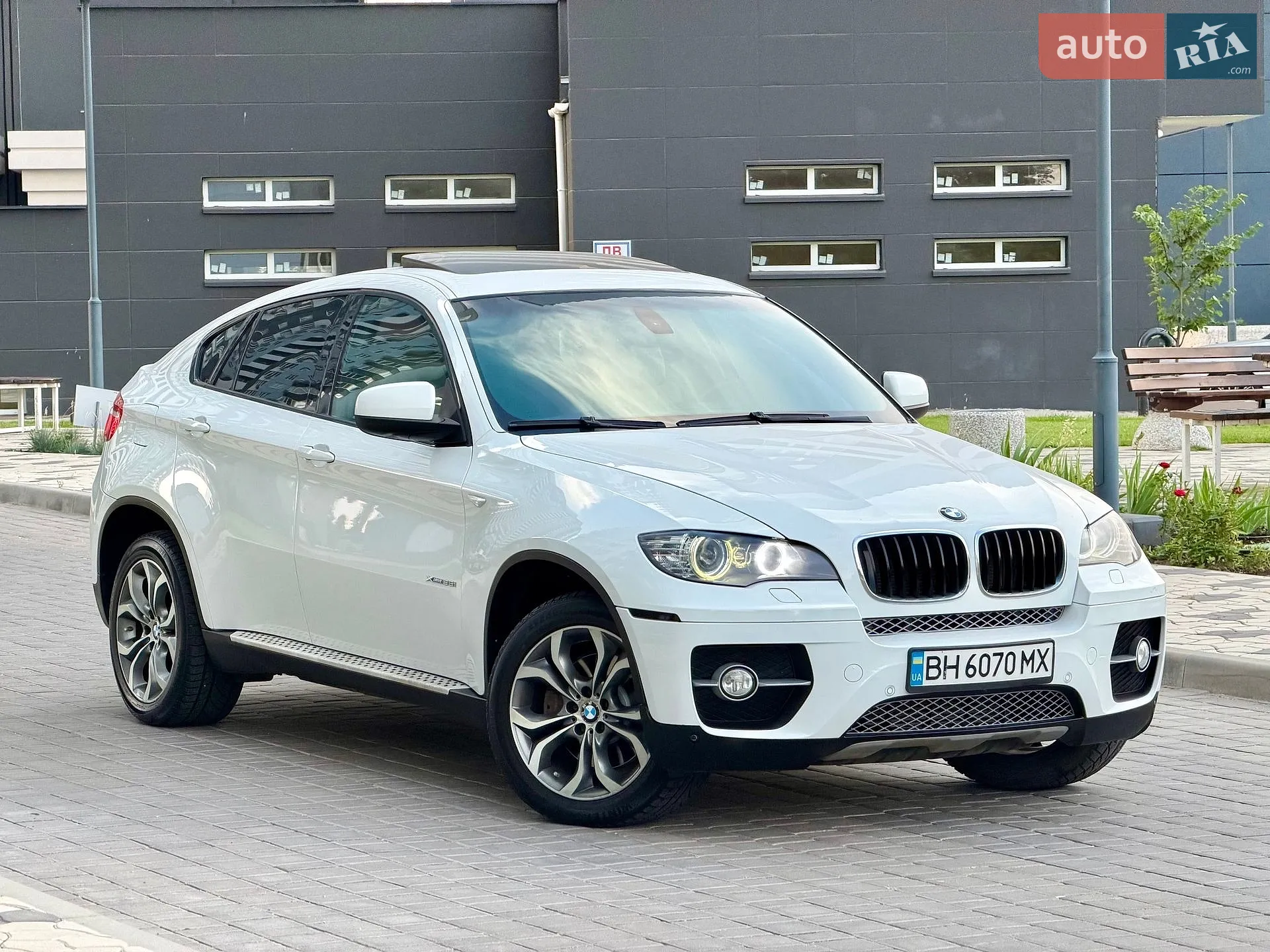 2010 BMW X6 - мініатюра 26