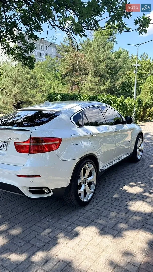 2010 BMW X6 - мініатюра 8
