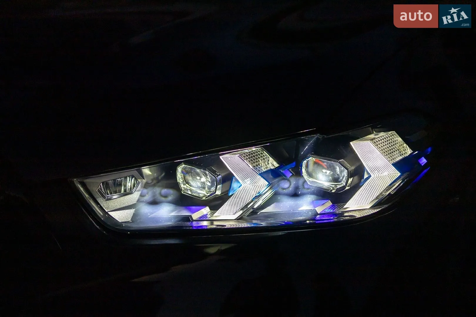 2020 BMW X6 - мініатюра 10
