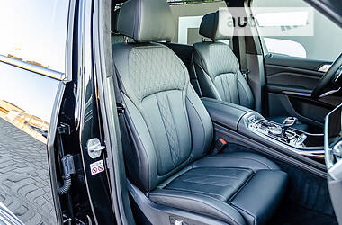 Внедорожник / Кроссовер BMW X7 2020 в 