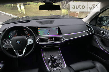 Позашляховик / Кросовер BMW X7 2020 в 