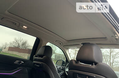 Позашляховик / Кросовер BMW X7 2020 в 