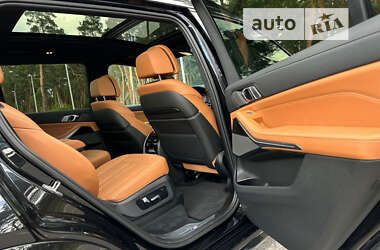 Позашляховик / Кросовер BMW X7 2020 в 