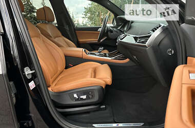 Позашляховик / Кросовер BMW X7 2020 в 