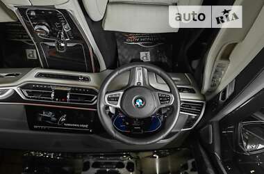 Позашляховик / Кросовер BMW X7 2020 в 