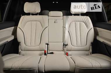 Позашляховик / Кросовер BMW X7 2020 в 