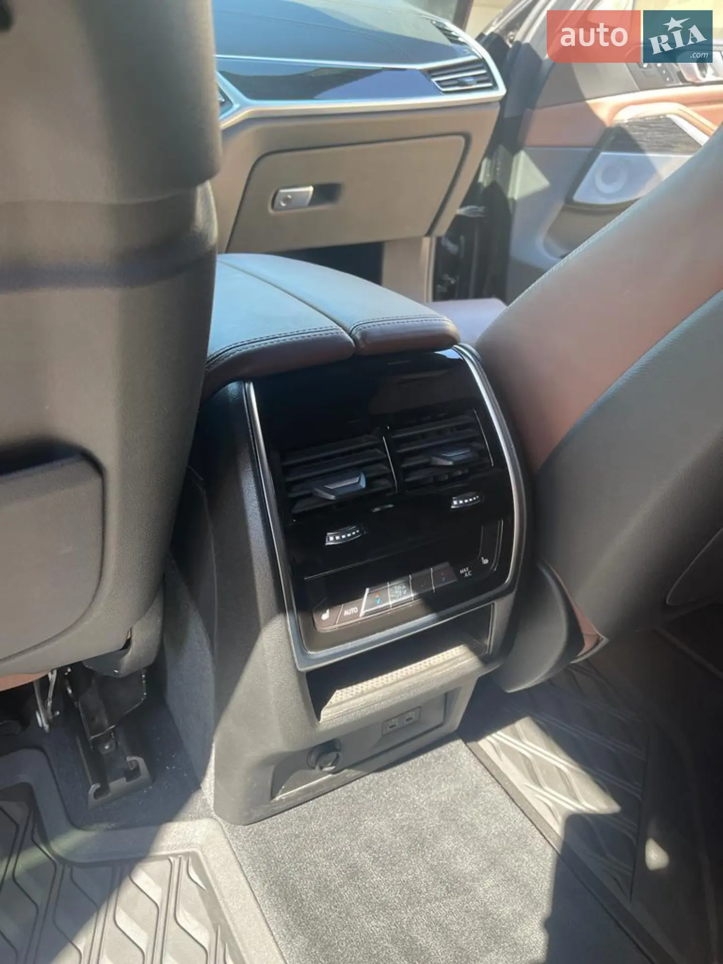 2020 BMW X7 - мініатюра 16