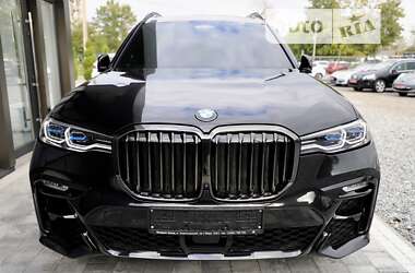 Позашляховик / Кросовер BMW X7 2022 в 