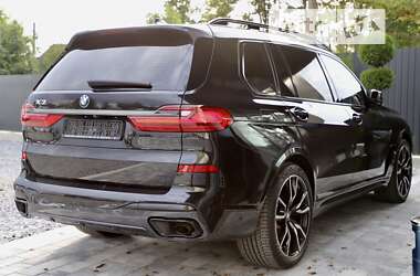 Позашляховик / Кросовер BMW X7 2022 в 