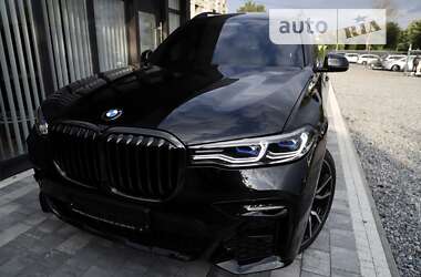 Позашляховик / Кросовер BMW X7 2022 в 