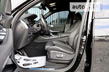 Позашляховик / Кросовер BMW X7 2022 в 