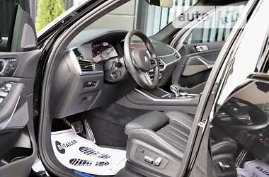 Позашляховик / Кросовер BMW X7 2022 в 