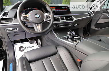 Позашляховик / Кросовер BMW X7 2022 в 
