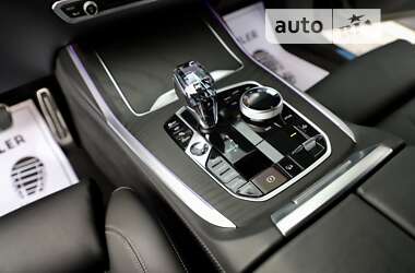 Позашляховик / Кросовер BMW X7 2022 в 