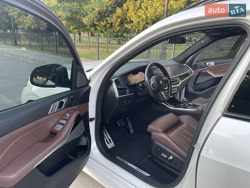 Внедорожник / Кроссовер BMW X7 2019 в Новомосковске