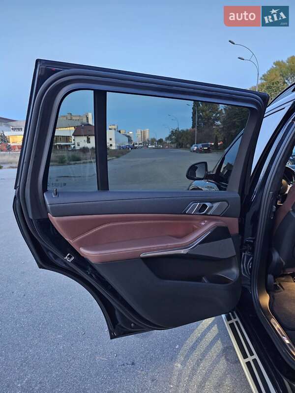 Позашляховик / Кросовер BMW X7 2020 в Києві фото 16 Позашляховик / Кросовер BMW X7 2020 в Києві