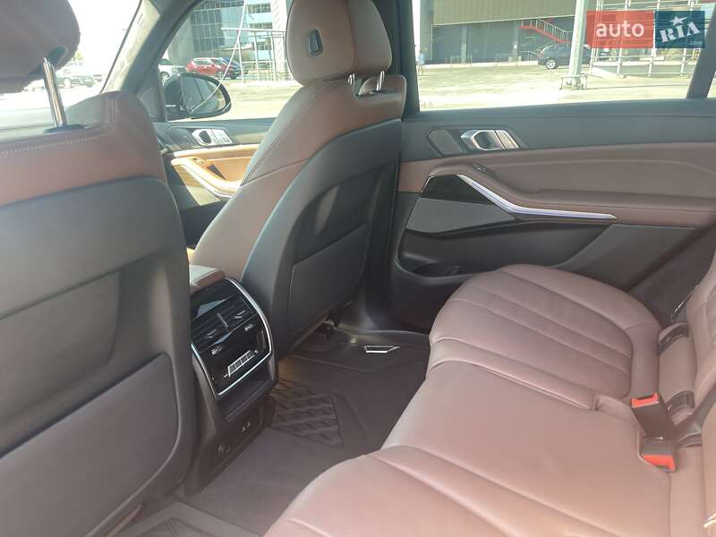 Позашляховик / Кросовер BMW X7 2020 в Києві