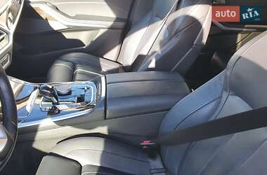 Позашляховик / Кросовер BMW X7 2021 в 